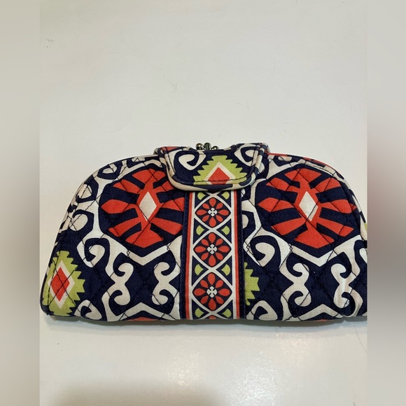 Vera Bradley Handbags - Vera Bradley quilted cotton clutch wallet Kiss N snap Sun Valley Navy Red Green